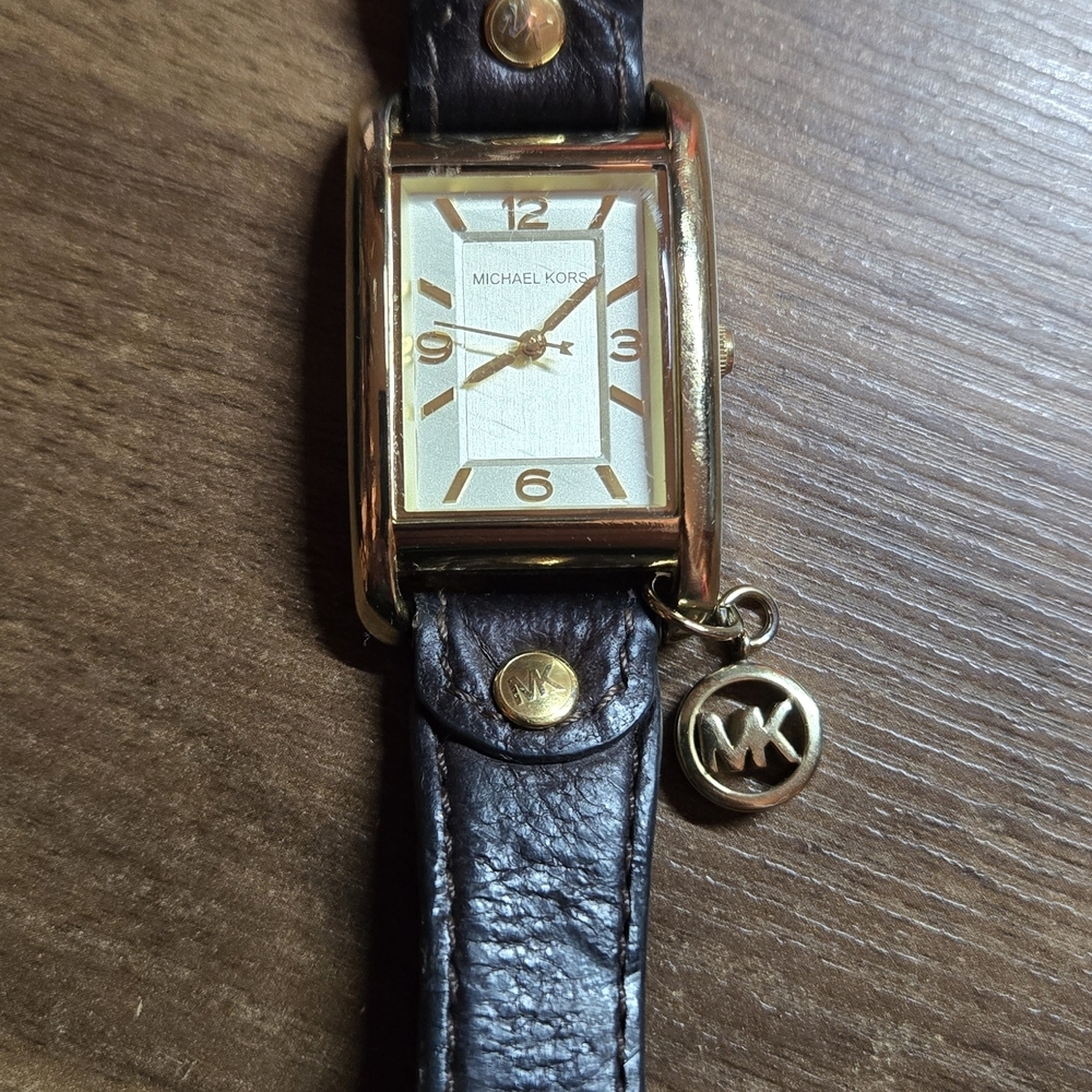 Michael Kors Charm Set MK2166 Ladies Gold Tone Watch